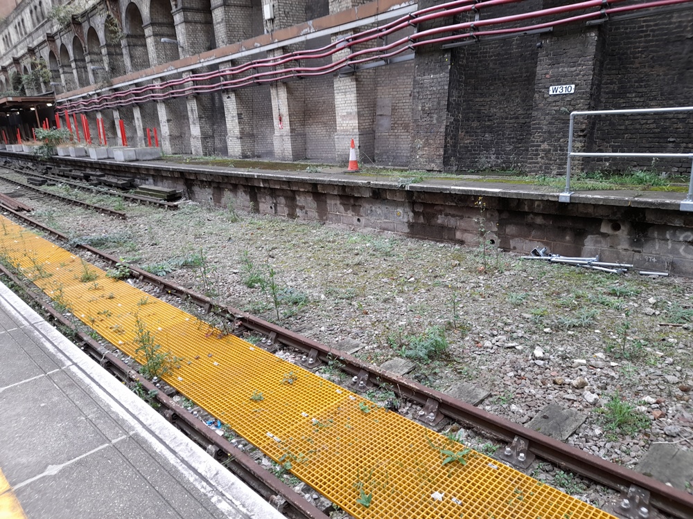 Barbican station disused platform