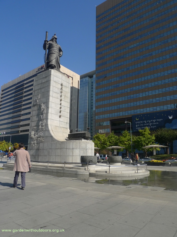 General Yi Sun-Sin statue Seoul